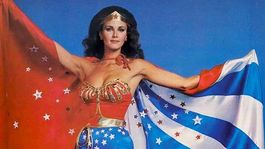 Cosplayer rinde homenaje a la Mujer Maravilla de Lynda Carter