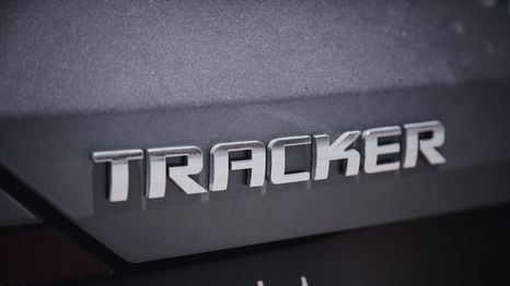 El restyling del Chevrolet Tracker incluye un frente renovado, doble pantalla interior y motor turbo de 139 CV en su versión argentina (Foto: Shutterstock)