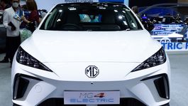 Este es el coche deportivo y eléctrico más barato de España