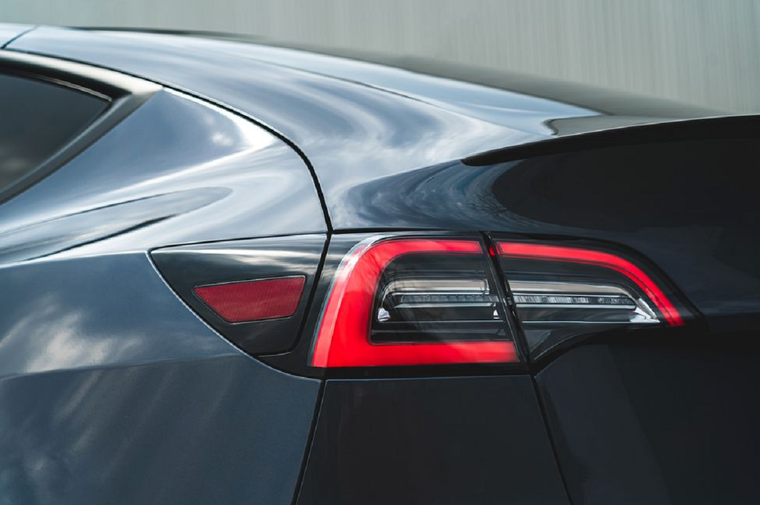 Tesla reconoce problemas con su sistema de alertas de seguridad