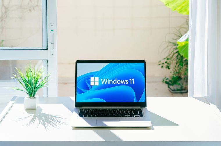 La actualización de Windows 11 apunta a mejorar la batería en laptops modernas.