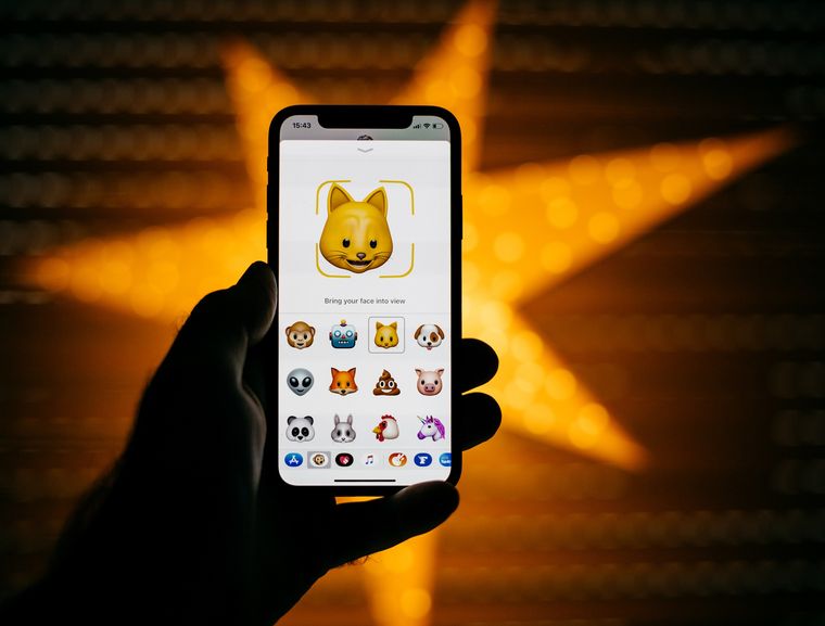 Con un iPhone, puedes convertir las fotos de tus mascotas en divertidos emojis y stickers personalizados.