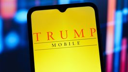 El teléfono de Trump Mobile, impulsado por Donald Trump, renueva su imagen pero mantiene las dudas. El teléfono de Trump Mobile, impulsado por Donald Trump, renueva su imagen pero mantiene las dudas.