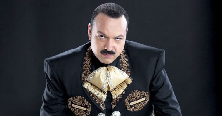 Pepe Aguilar no se ha mantenido al margen de la relación de su hija