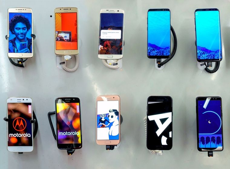 Estos son los 4 mejores teléfonos del 2022 por un precio menor a los $300 dólares