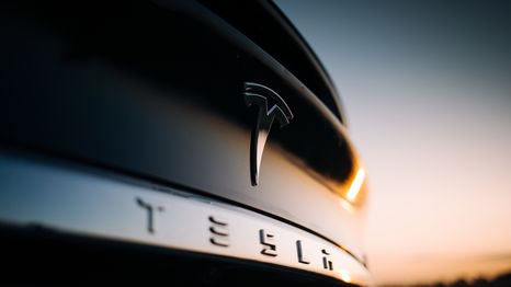 Nuevas implementaciones de manejo automatizado en Tesla
