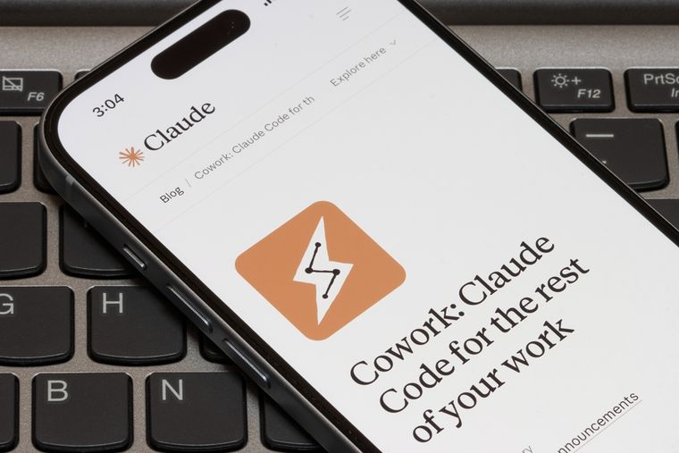 El nuevo Claude Cowork utiliza un navegador independiente y mantiene separadas las pestañas y marcadores personales. El nuevo Claude Cowork utiliza un navegador independiente y mantiene separadas las pestañas y marcadores personales.
