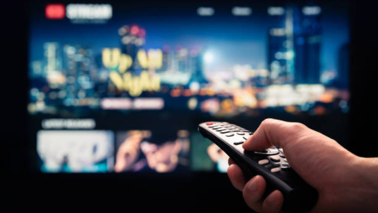 Cuida de tu televisor inteligente y apágalo del control remoto