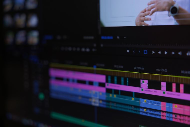 Google contin&uacute;a ampliando las funciones de IA para mejorar la creaci&oacute;n de videos e im&aacute;genes.