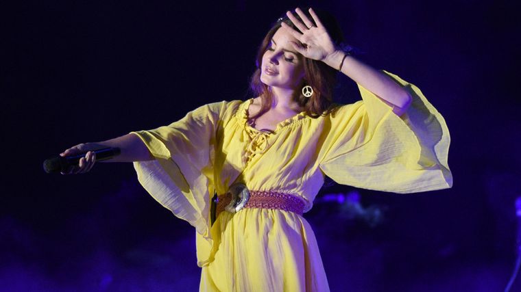 Lana del Rey sorprendió en la primera noche de Coachella
