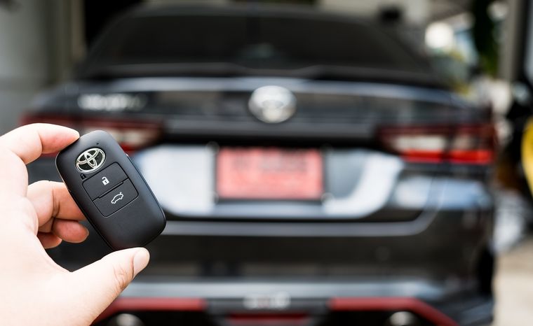 Toyota lanza este renovado sedán