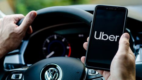 La Ley EAT afectará el servicio de Uber y otras aplicaciones de transporte