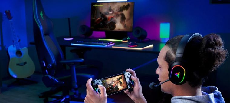 Para usarla, necesitas instalar Razer Cortex en tu computadora y las aplicacionesen tu computadora y las aplicaciones Razer Nexus y Ry Razer PC Remote Play en tu teléfonoaplicaciones en tu teléfono