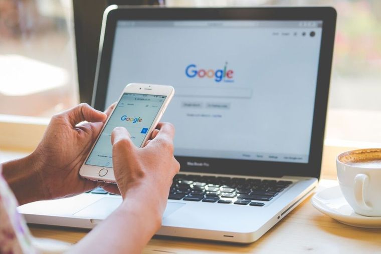 Google reemplaza el popular botón de su motor de búsqueda con IA