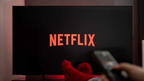 Adiós a Netflix: este es el truco para acceder a más de 7000 canales y series gratuitas