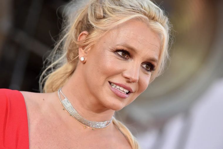 Britney Spears preocupó a sus fanáticos con este peligroso baile