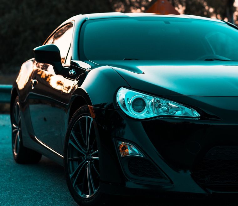 Autos de lujo que, aunque no lo parecen, tienen sus añis