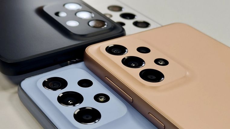 Samsung Galaxy A53 vs A33: la gama media de Samsung se bate a duelo