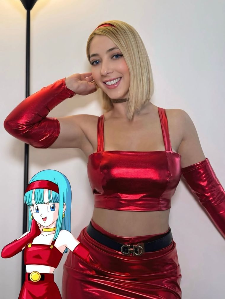 La talentosa cosplayer @andr0ide18_ sorprendió a la comunidad al combinar la elegancia rebelde de Bra, la hija de Vegeta y Bulma, con el estilo firme y poderoso de la inolvidable Androide 18