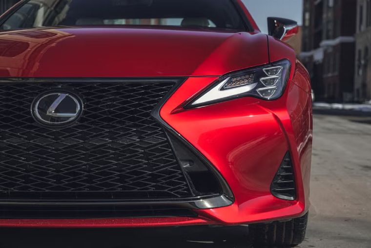 Lexus posee el vehículo peor valorado por la crítica especializada