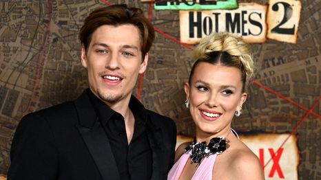 Millie Bobby Brown anunció su compromiso en Instagram