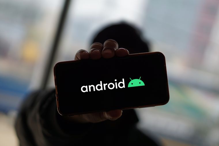 Google prepara una nueva función de Android que permitirá continuar tareas entre dispositivos sin interrupciones.