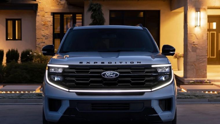 Lo mejor de los SUV familiares: así es la renovada Ford Expedition 2025