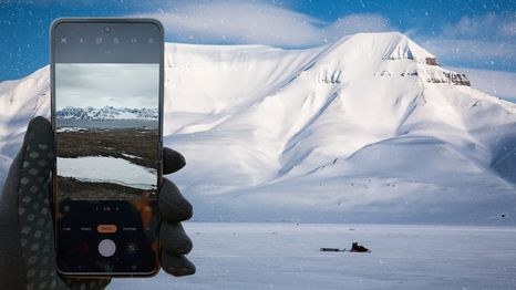 Este Motorola fue expuesto a temperaturas extremas en el Polo Norte