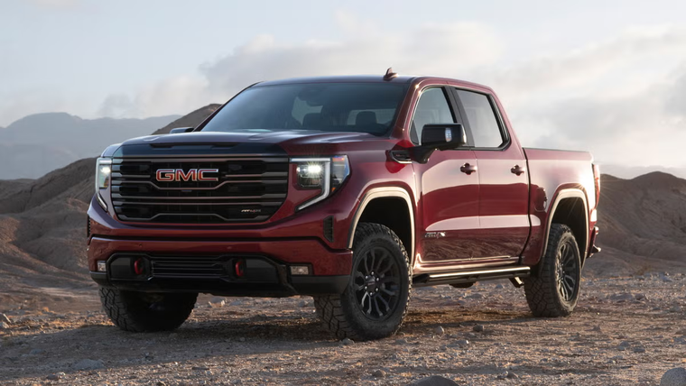 La GMC Sierra 1500 mantiene su diseño robusto y su equipamiento versátil. La GMC Sierra 1500 mantiene su diseño robusto y su equipamiento versátil.