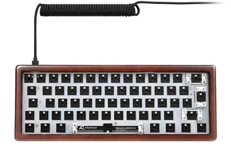 Con la línea Sharkoon SGK50 Wood, la marca se posiciona como una opción innovadora en el mercado de teclados. Con la línea Sharkoon SGK50 Wood, la marca se posiciona como una opción innovadora en el mercado de teclados.