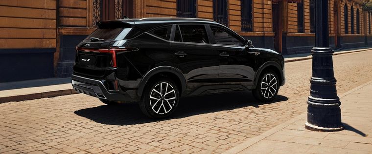 JAC lanza un nuevo SUV de tres filas en México