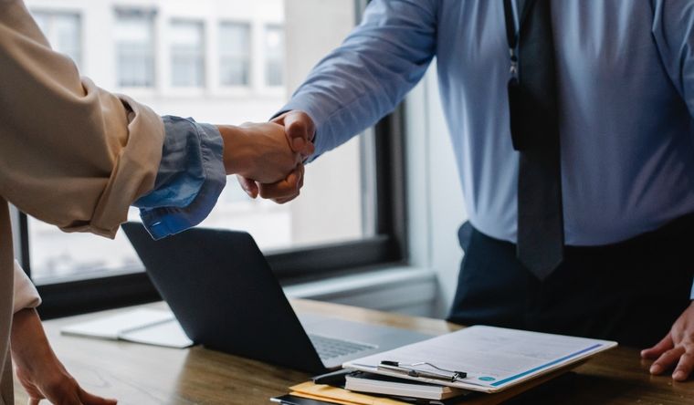 La IA comparte útiles consejos para conseguir trabajo