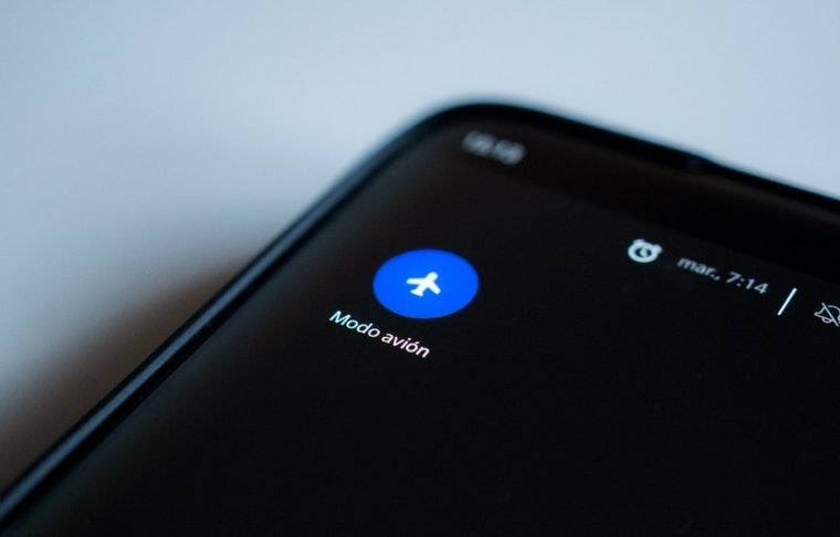 Modo avión: una herramienta para potenciar la seguridad y el rendimiento de tu celular.