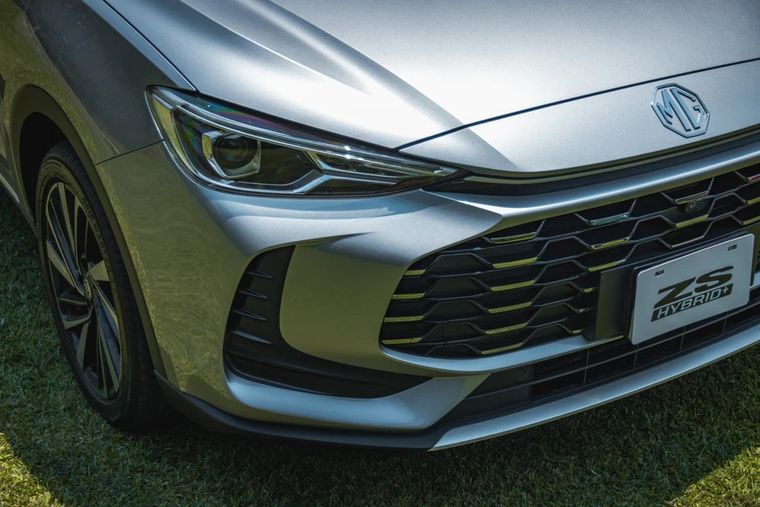 La nueva MG ZS 2025 incorpora versión híbrida, más equipo y diseño renovado para competir en el segmento SUV.