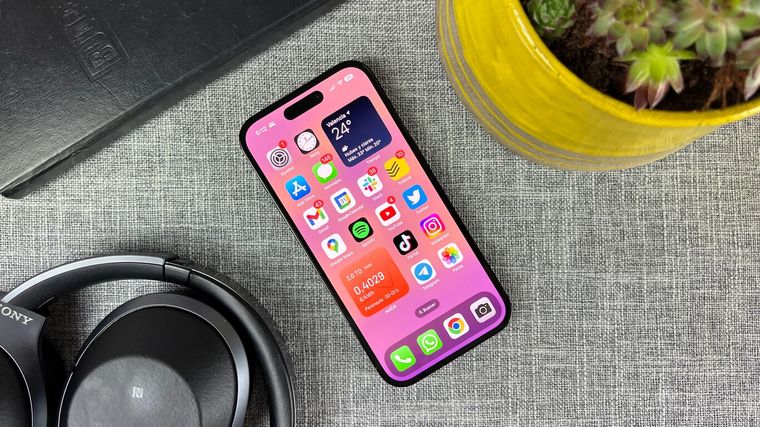 Amazon ofrece el iPhone 14 a menos de 840 euros.