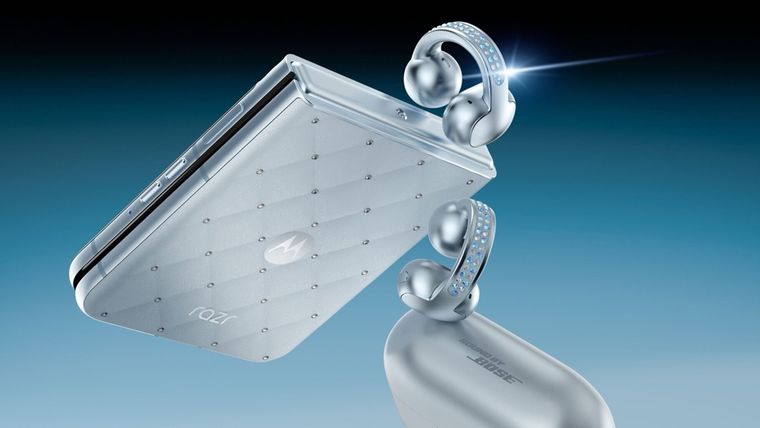 La colaboración entre Motorola y Swarovski redefine el concepto de elegancia en dispositivos móviles. La colaboración entre Motorola y Swarovski redefine el concepto de elegancia en dispositivos móviles.