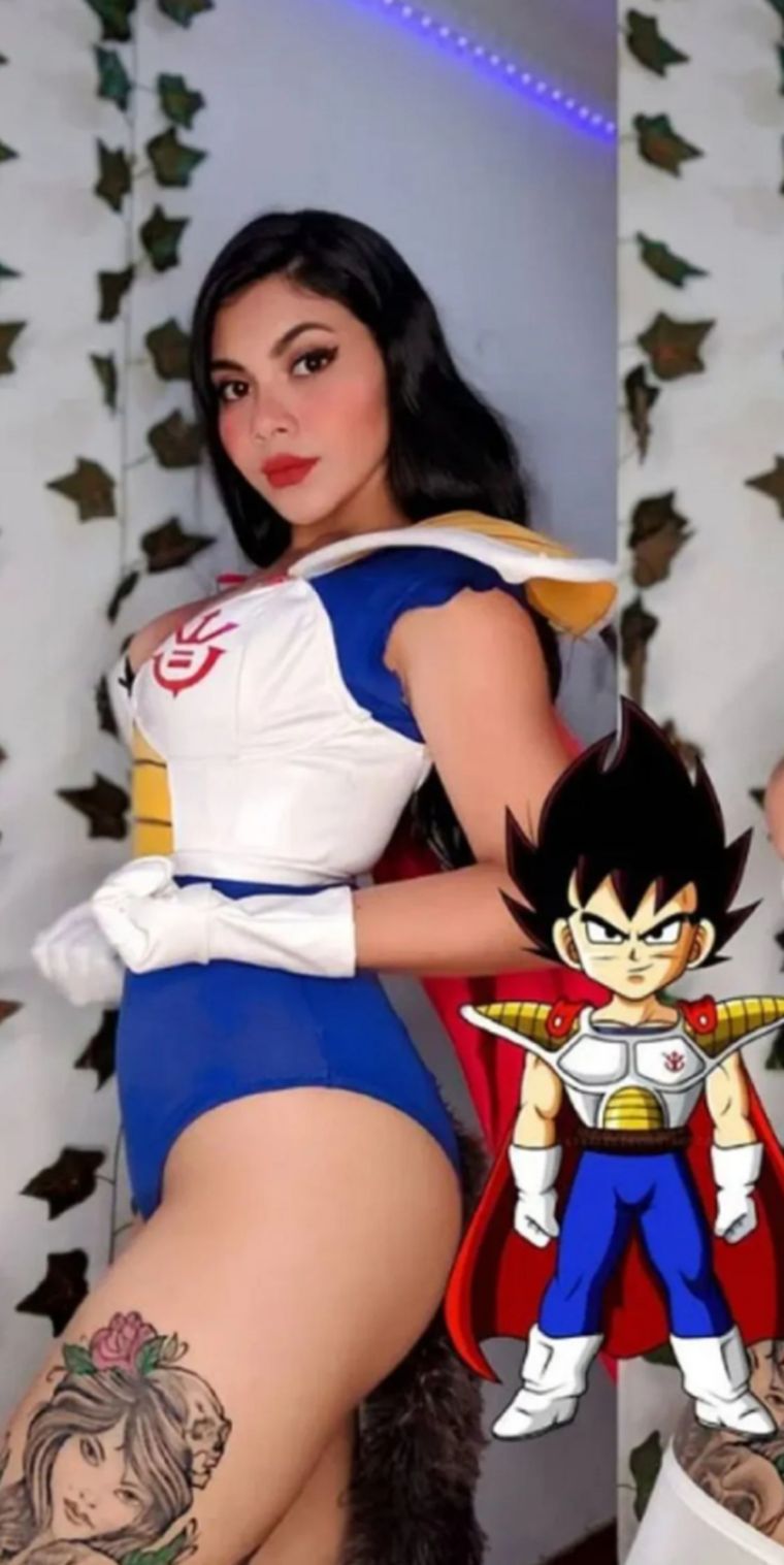 Con el tradicional traje azul, la armadura Saiyajin y el scouter, Yose logra capturar no solo el look icónico del personaje