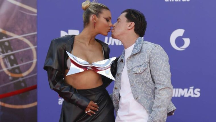 Lele Pons y Guaynaa en los LatinaAMAS.