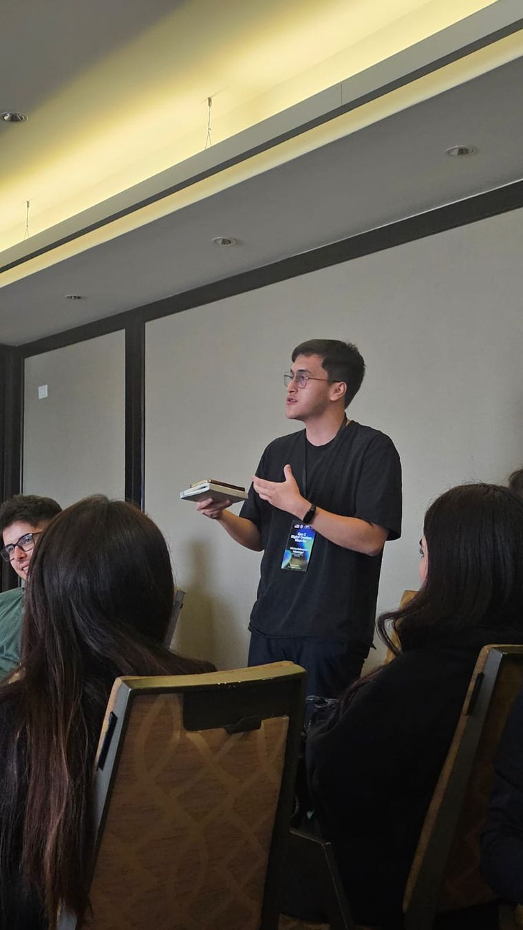 Talleres sobre el uso respondable de redes sociales como influencers y tendencias Talleres sobre el uso respondable de redes sociales como influencers y tendencias