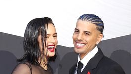 rosalia y rauw alejandro sorprendieron a sus fans con esta noticia