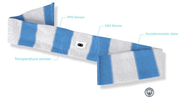 el manchester city planea lanzar una bufanda smart para medir la emocion de sus hinchas