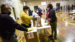 fraude: videos virales de trabajadores electorales llenando boletas fueron editados enganosamente
