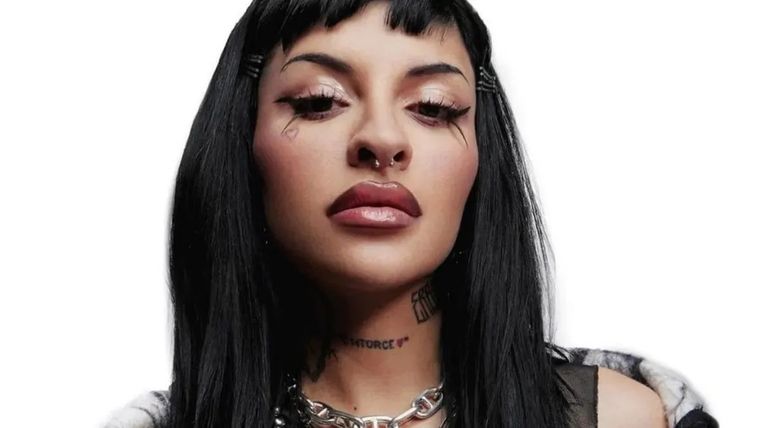 Cazzu estrenó canción, tras casamiento de Nodal