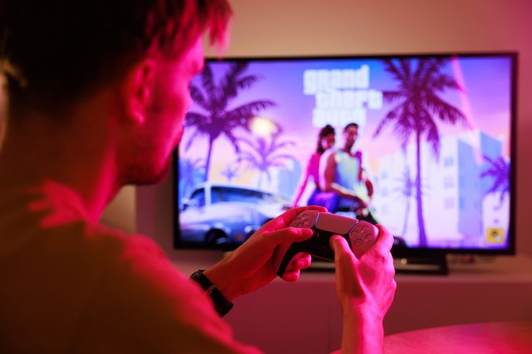 Temiendo represalias legales, Dark Space decidió eliminar todos los enlaces de descarga del mod por su cuenta. Temiendo represalias legales, Dark Space decidió eliminar todos los enlaces de descarga del mod por su cuenta.