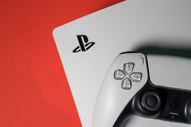 El formato digital permite que Sony, PlayStation y las editoras obtengan mayores ganancias por sus juegos. El formato digital permite que Sony, PlayStation y las editoras obtengan mayores ganancias por sus juegos.
