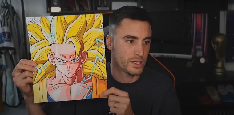 Tagliafico mostrando su pasión por Dragon Ball