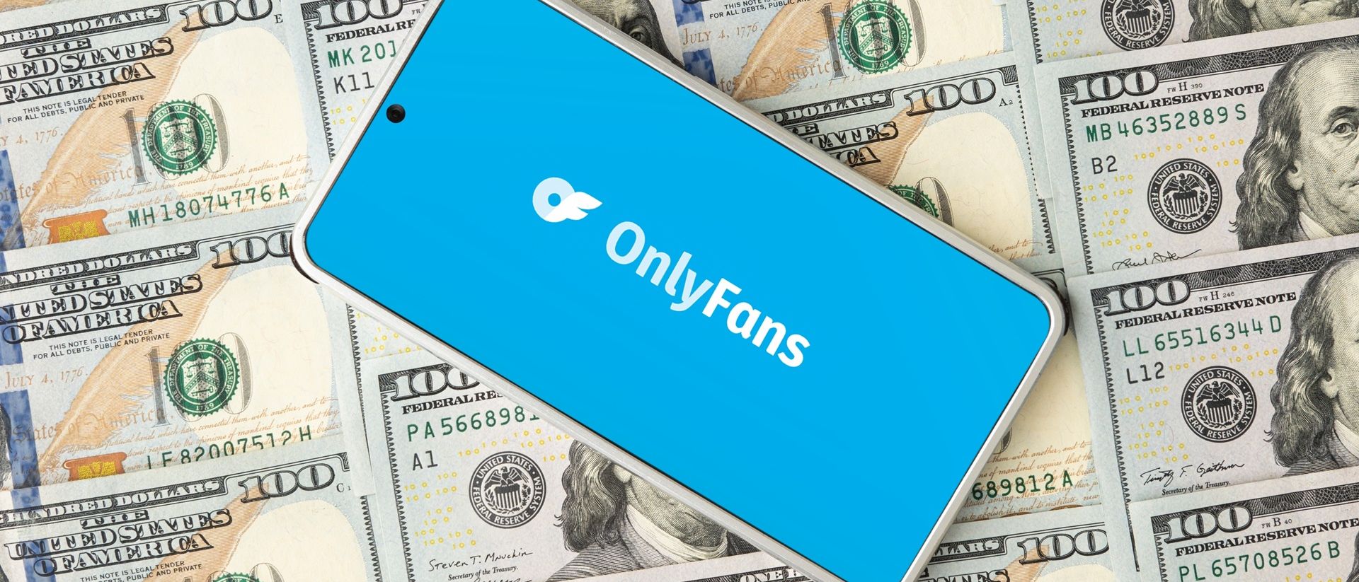 La estrella de American Pie triunfa en Onlyfans y redefine el uso de las redes sociales.