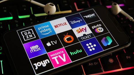 Estas son las 5 mejores plataformas alternativas a Netflix para ver películas y series