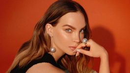 Belinda esquivó a la prensa