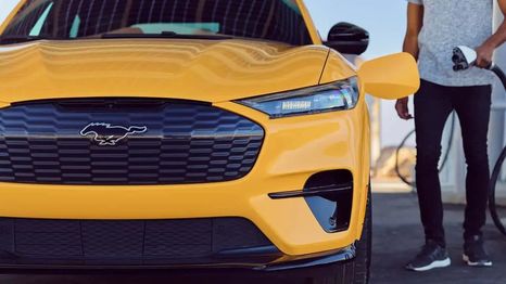 Ford Motor Company está retirando del mercado modelos Ford Mustang